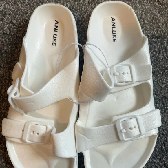 NWT! Kids comfort slides sandals with adjustable buckles 1/2 youth - Picture 5 of 5